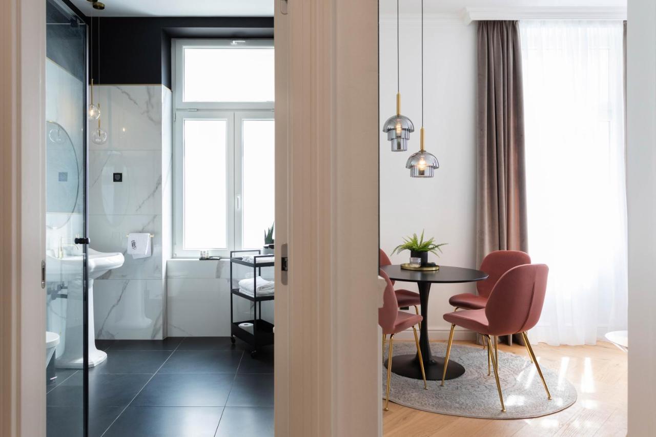 Pierrot & Pierrette Gajeva 6 Apartment